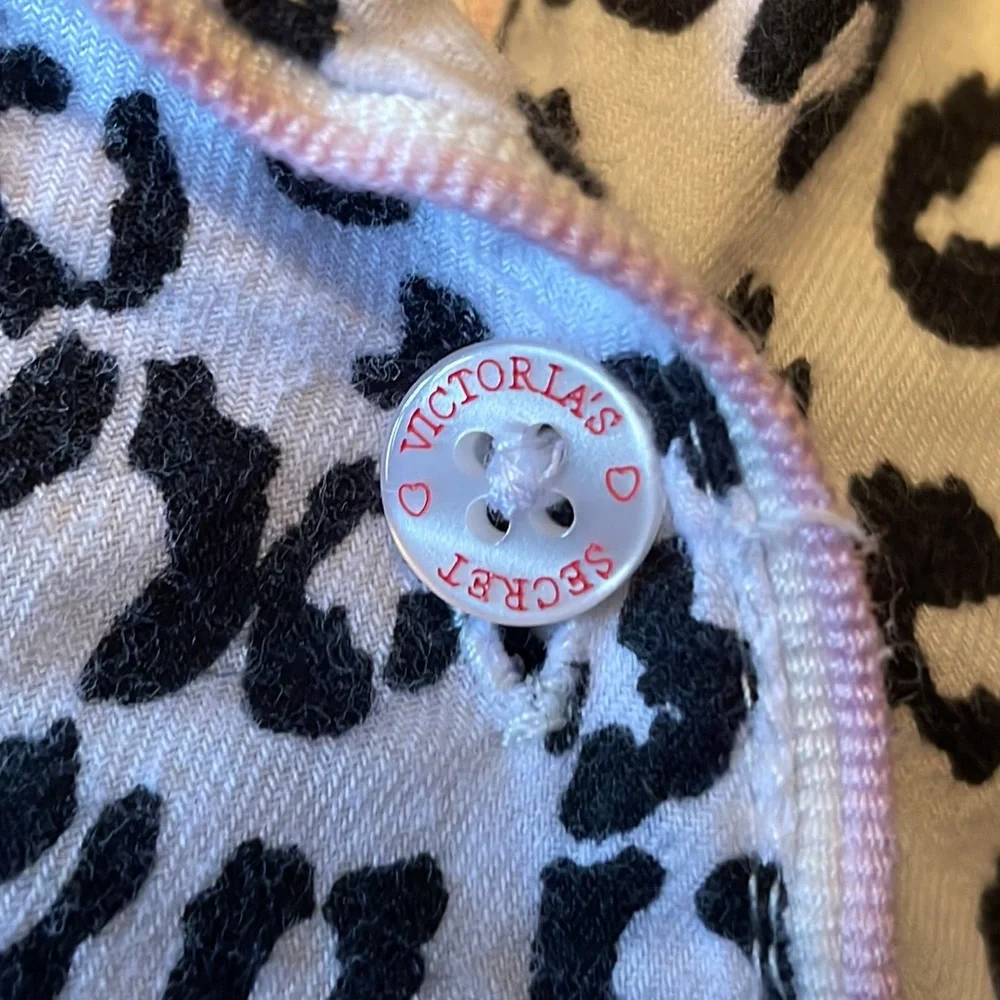 **SOLD ON MARKETPLACE ❤️Soft and sexy Victoria’s Secret cotton robe - Picture 4 of 10